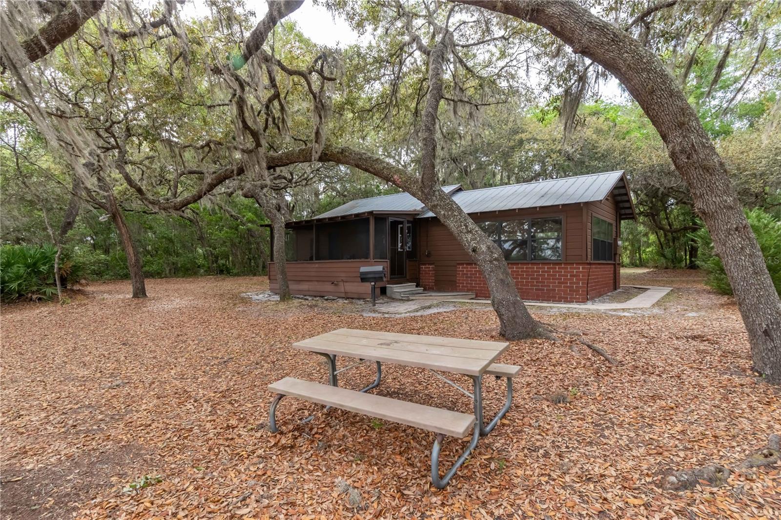 MILES KALE LAKE - Residential