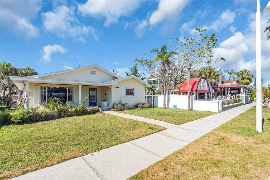 Photo of 5713 Shore Boulevard S, Gulfport, FL 33707 (MLS # TB8388797)