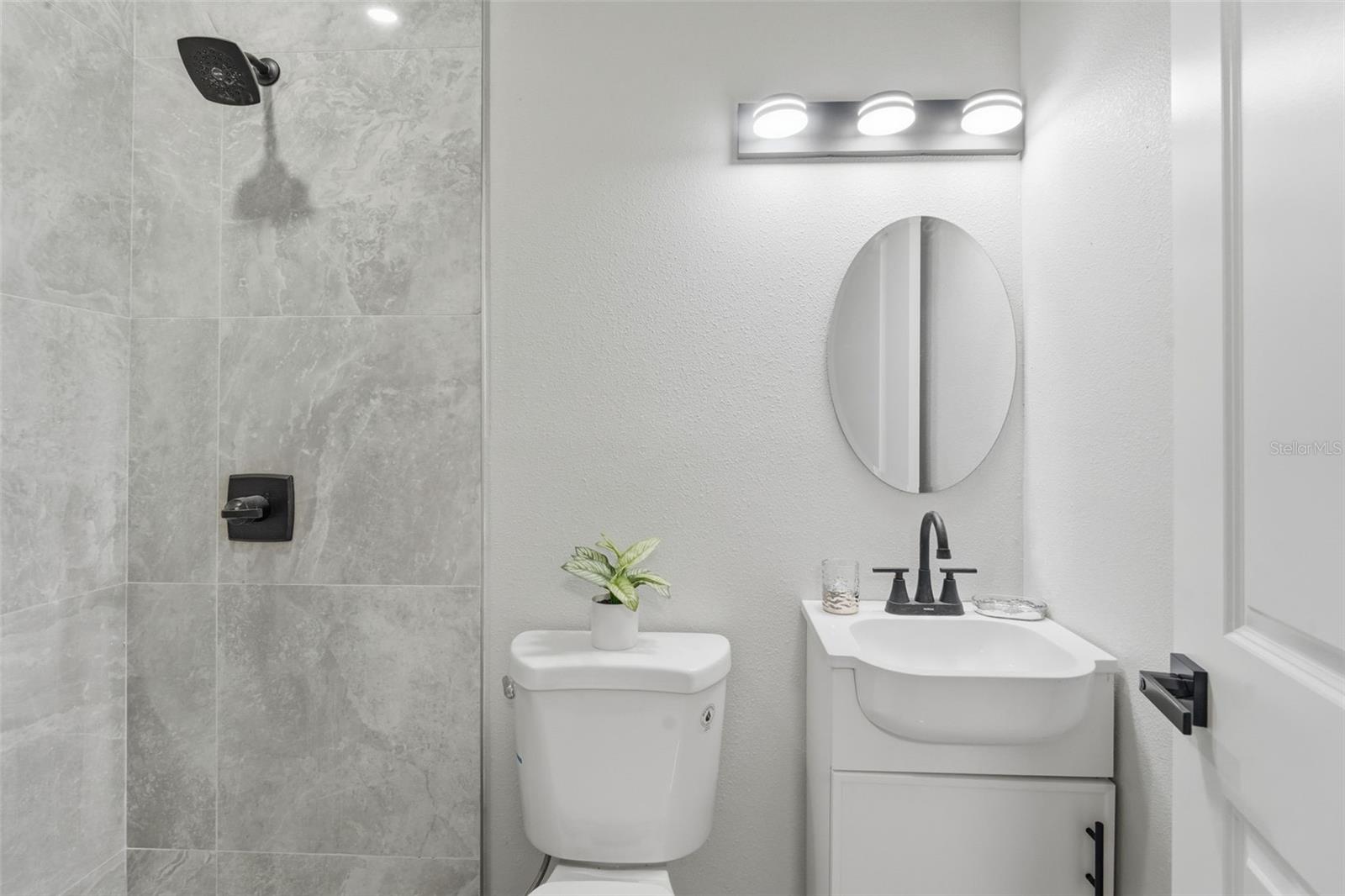 BUNCHE MANOR - Residential