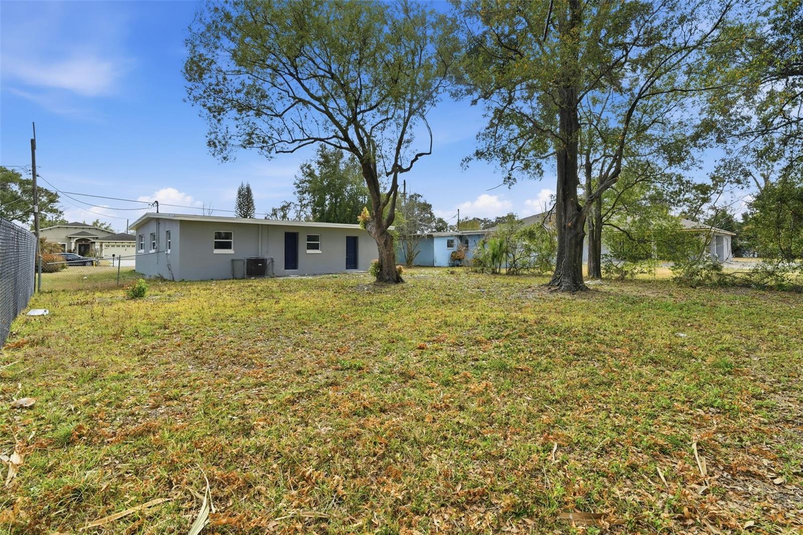 BUNCHE MANOR - Residential