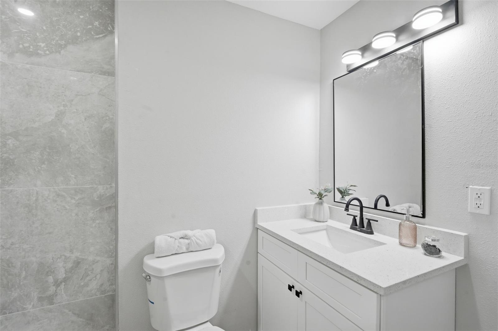 BUNCHE MANOR - Residential