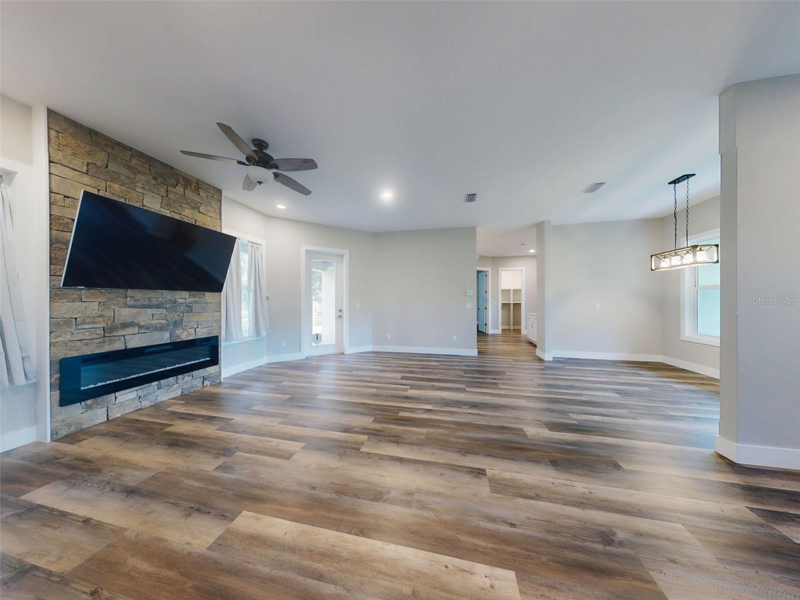 WEST RIDGE ESTATES - Residential