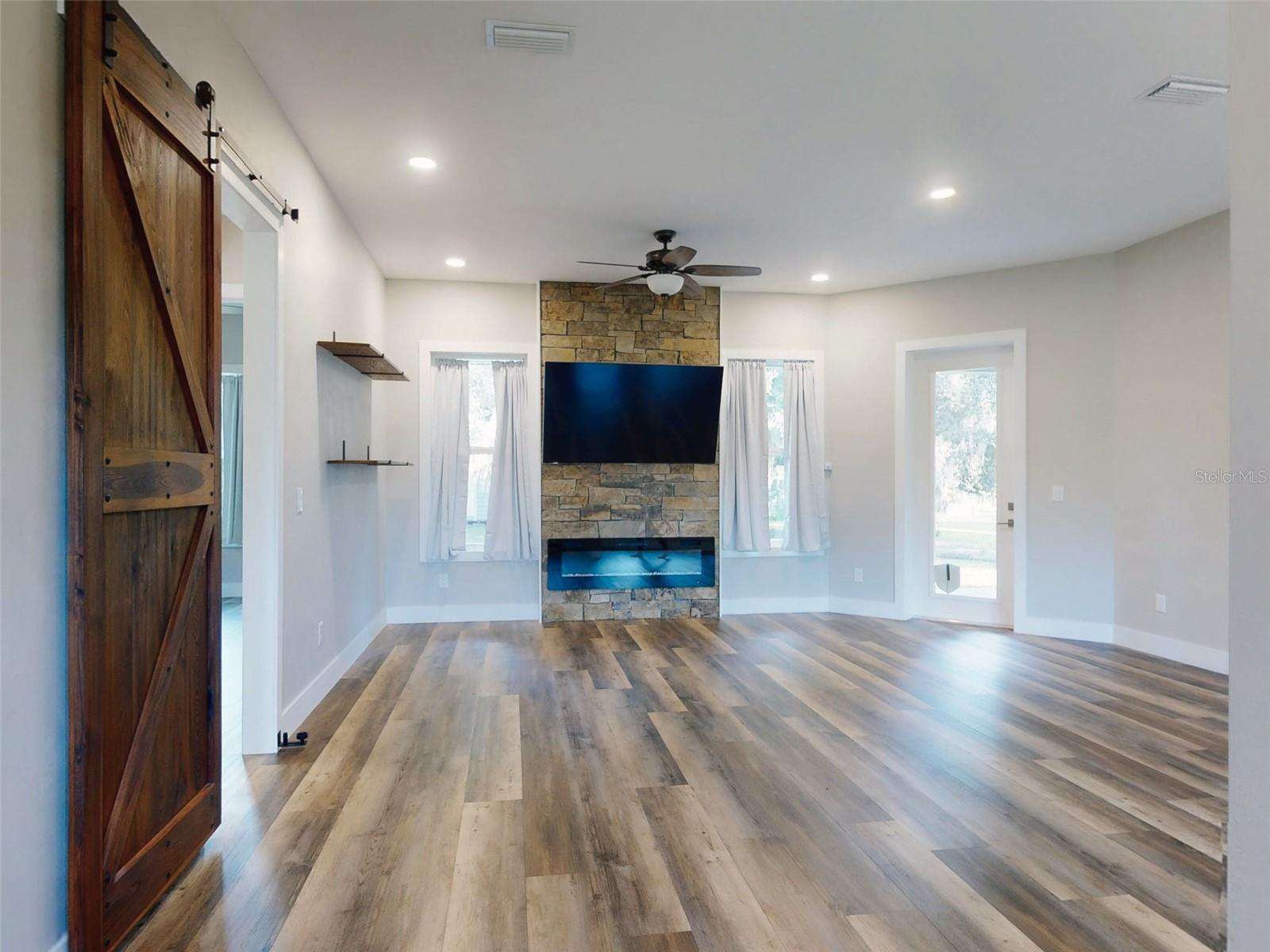 WEST RIDGE ESTATES - Residential