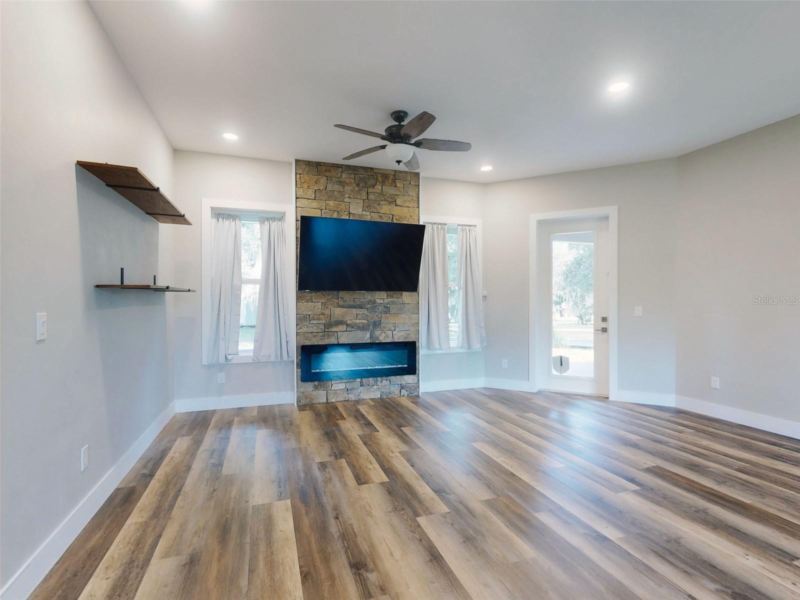 WEST RIDGE ESTATES - Residential