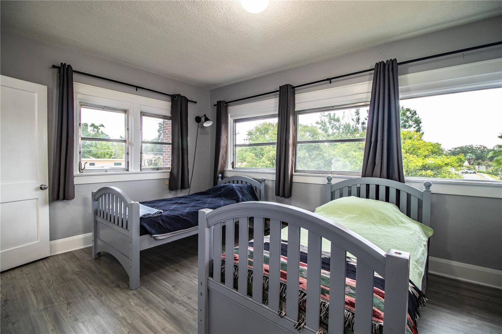 DIXIELAND REV - Residential