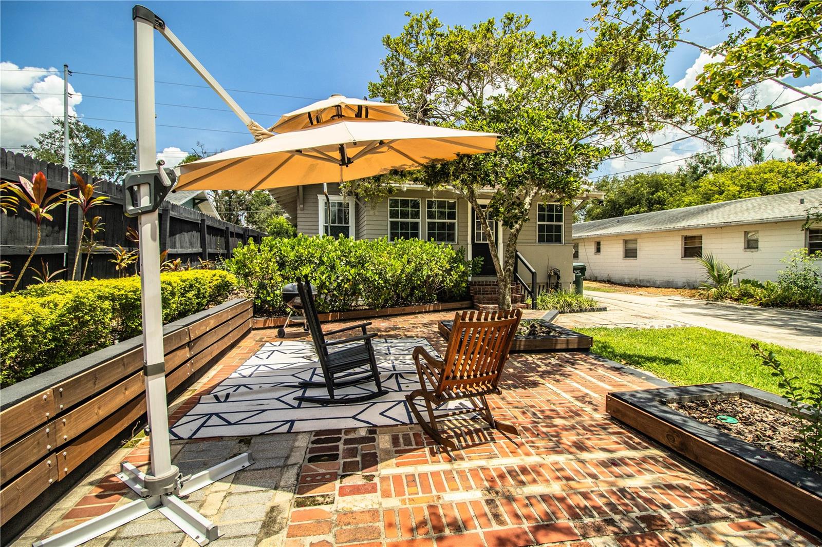 DIXIELAND REV - Residential