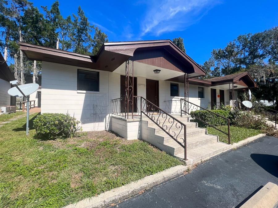 Centrally located in SW Gainesville, this charming 1BR/1BA unit is located in Madison Manor and features a kitchen/dining/living room combo with newer tile flooring, fridge, gas stove, a built-in microwave over gas range, a screened porch off the spacious bedroom, a walk-in shower, and laundry facilities on the premises. Rent includes water, sewer, lawn care, pest control, and trash collection! While on the bus route, this unit is also walking distance to UF Health and the VA Hospital, the University of Florida, and restaurants.
Call today to schedule a showing!
$60.00 Application Fee per person over the age of 18
$60.00 Guarantor Fee (if Applicable)
$225.00 Leasing Fee (Due at Time of Lease Signing)
$200.00 Non-Refundable Pet Fee, Per Pet, Per Year (Breed Restrictions Apply!)