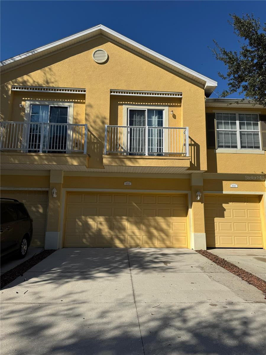 EAGLE PALM PH 1 - Residential Lease