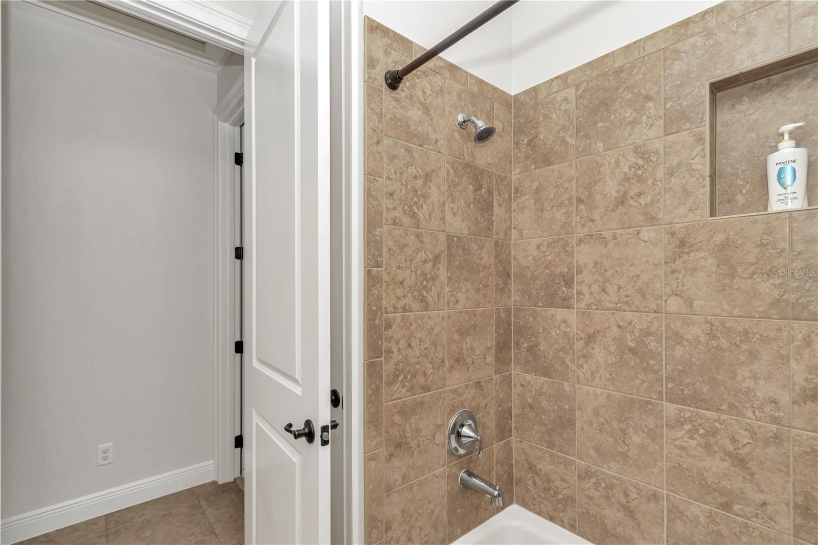 JULIETTE FALLS - Residential Lease