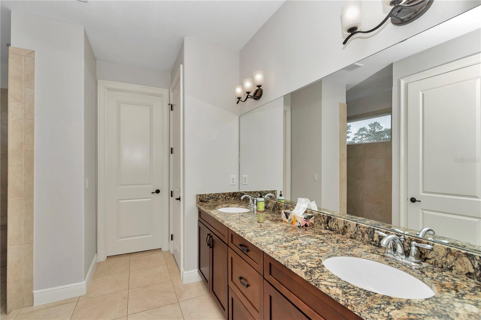 JULIETTE FALLS - Residential Lease
