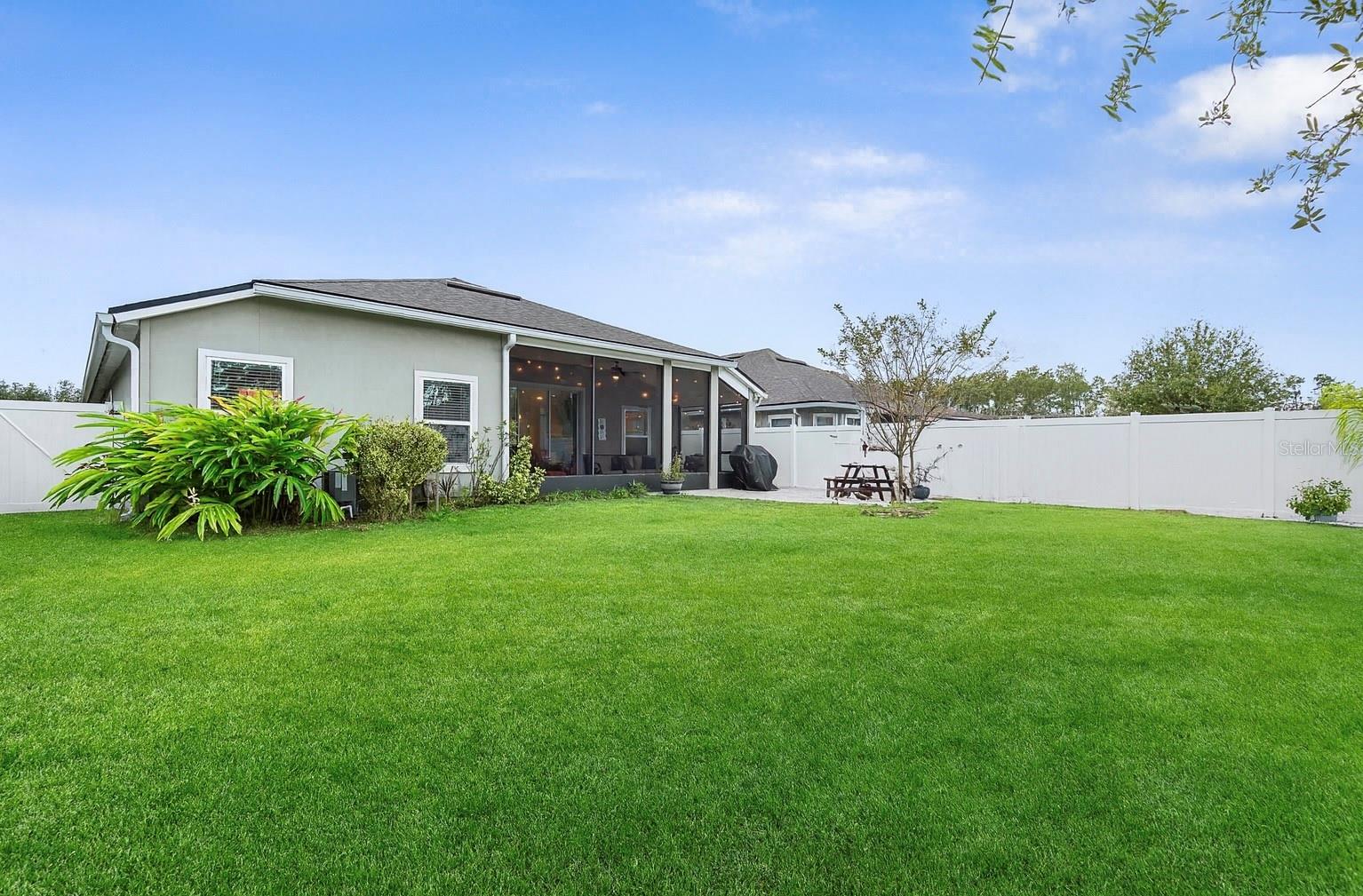 118 N COOPERS HAWK COURT