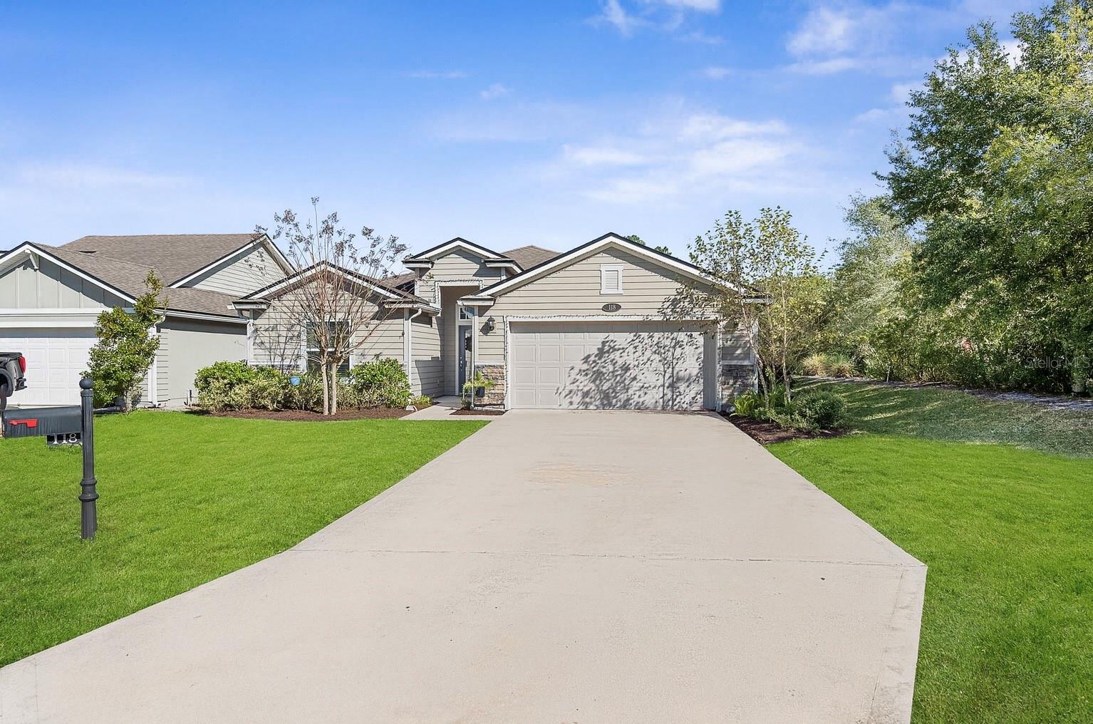 118 N COOPERS HAWK COURT