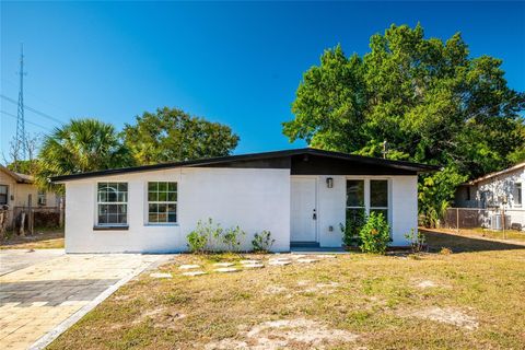 Photo of 3004 N 45th Street, Tampa, FL 33605 (MLS # O6370980)