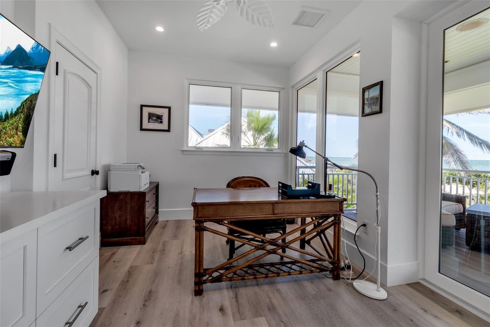 CASEY KEY - Residential