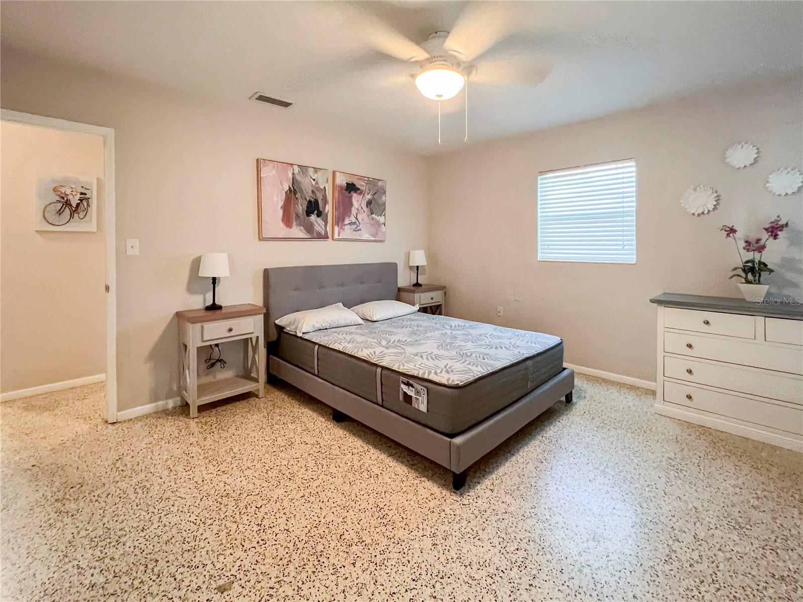 TROPICAL SHORES - Residential Lease