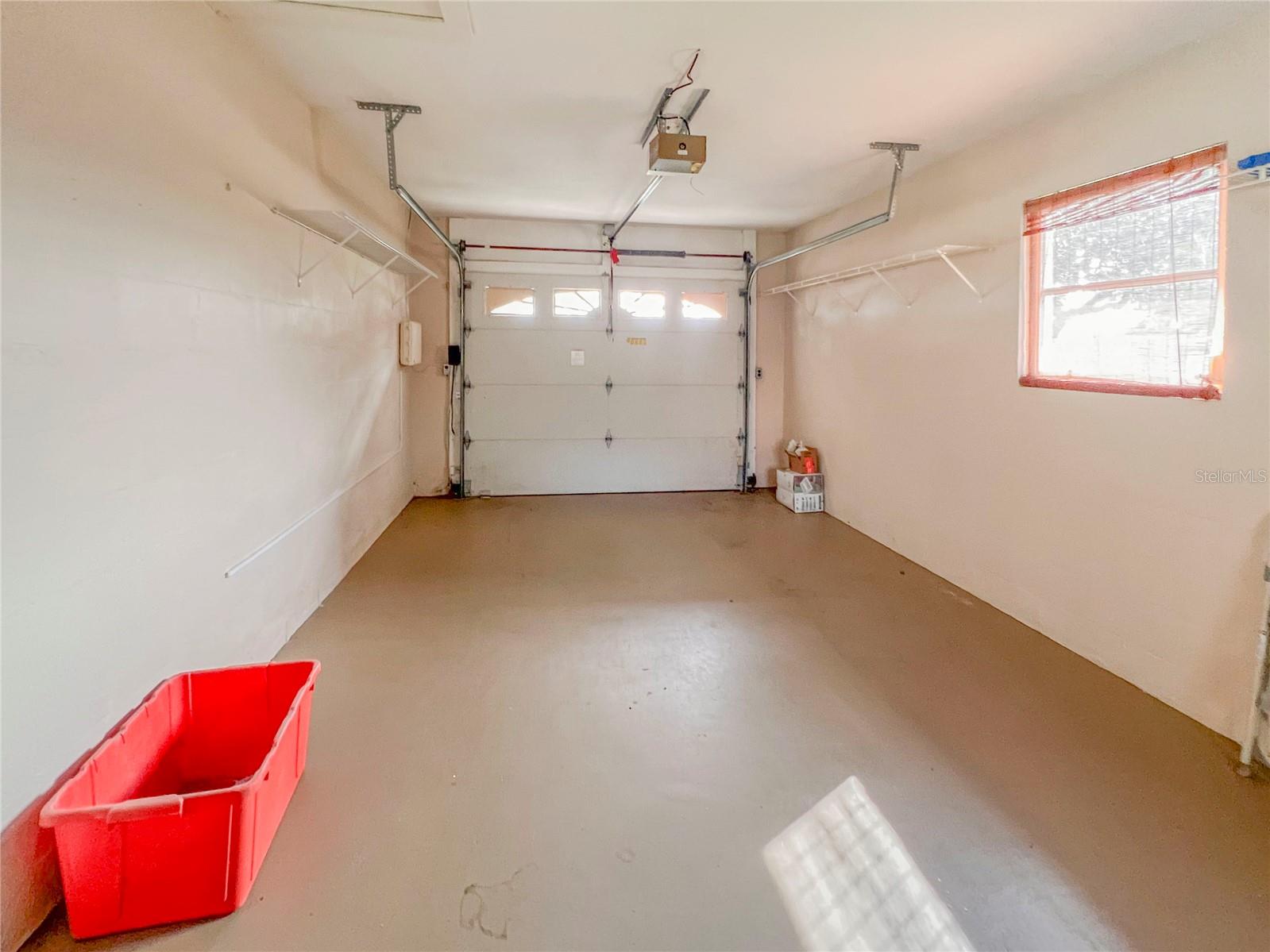 TROPICAL SHORES - Residential Lease