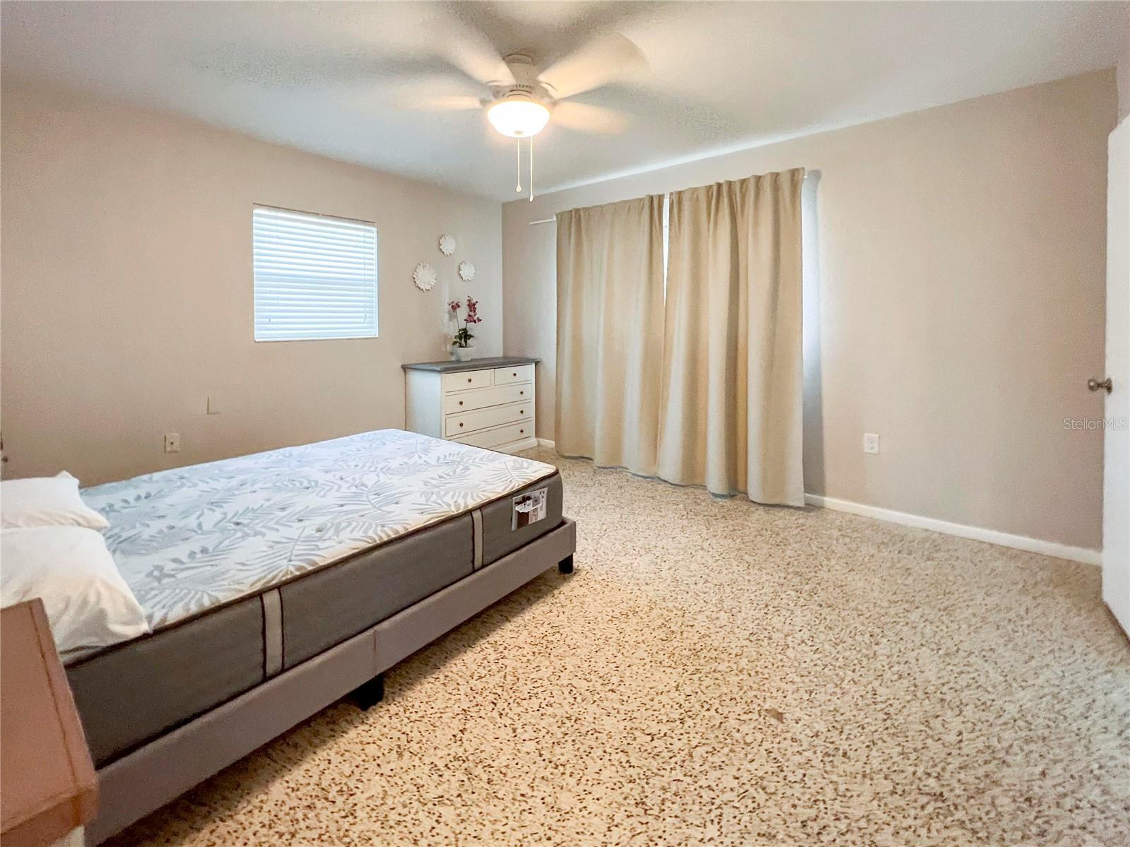 TROPICAL SHORES - Residential Lease