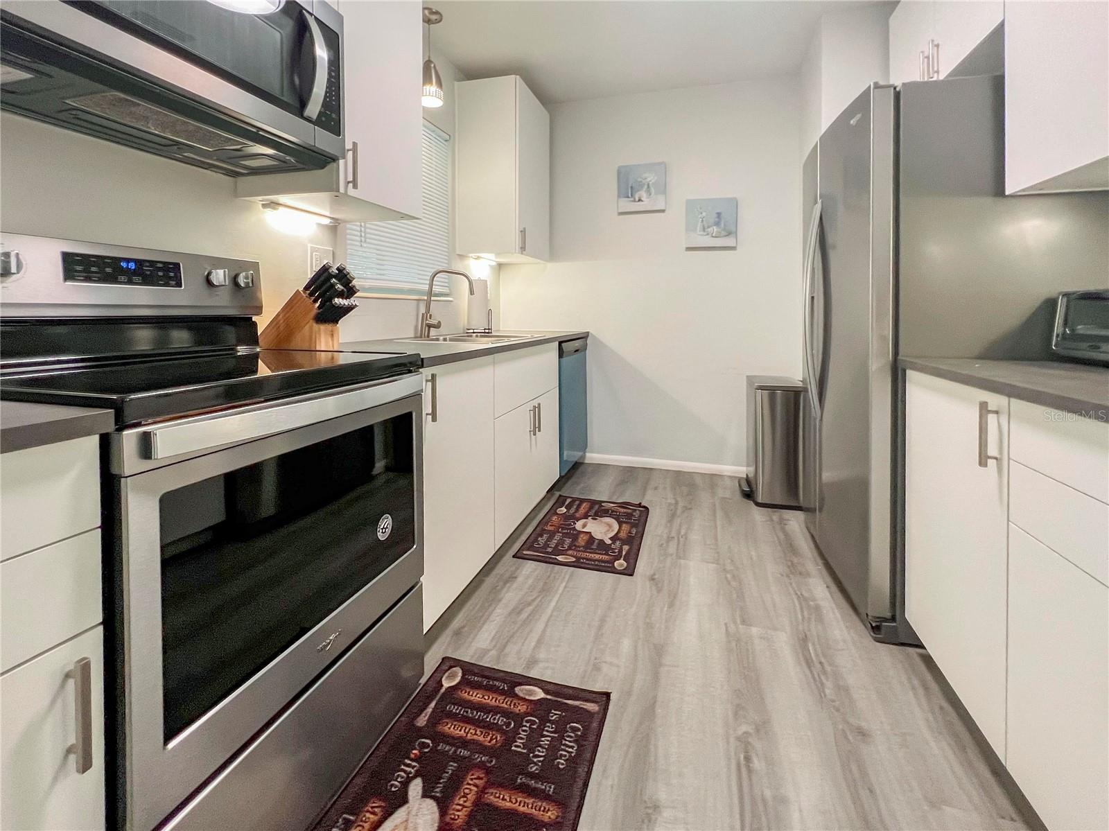 TROPICAL SHORES - Residential Lease