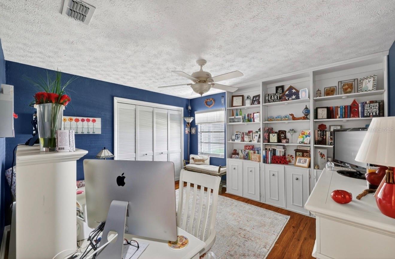 HOLIDAY HILLS - Residential