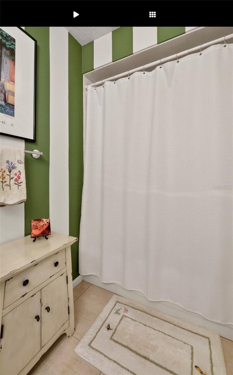 HOLIDAY HILLS - Residential