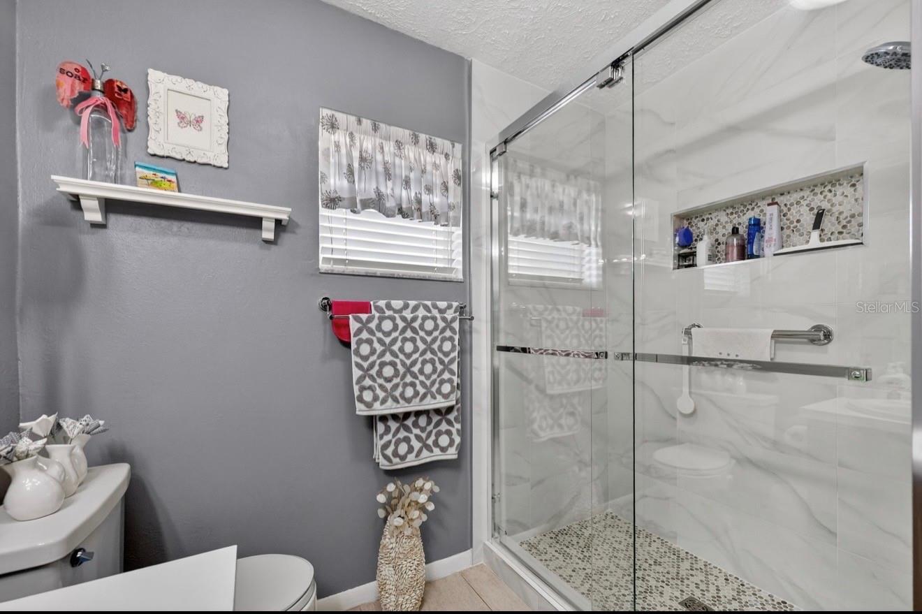 HOLIDAY HILLS - Residential