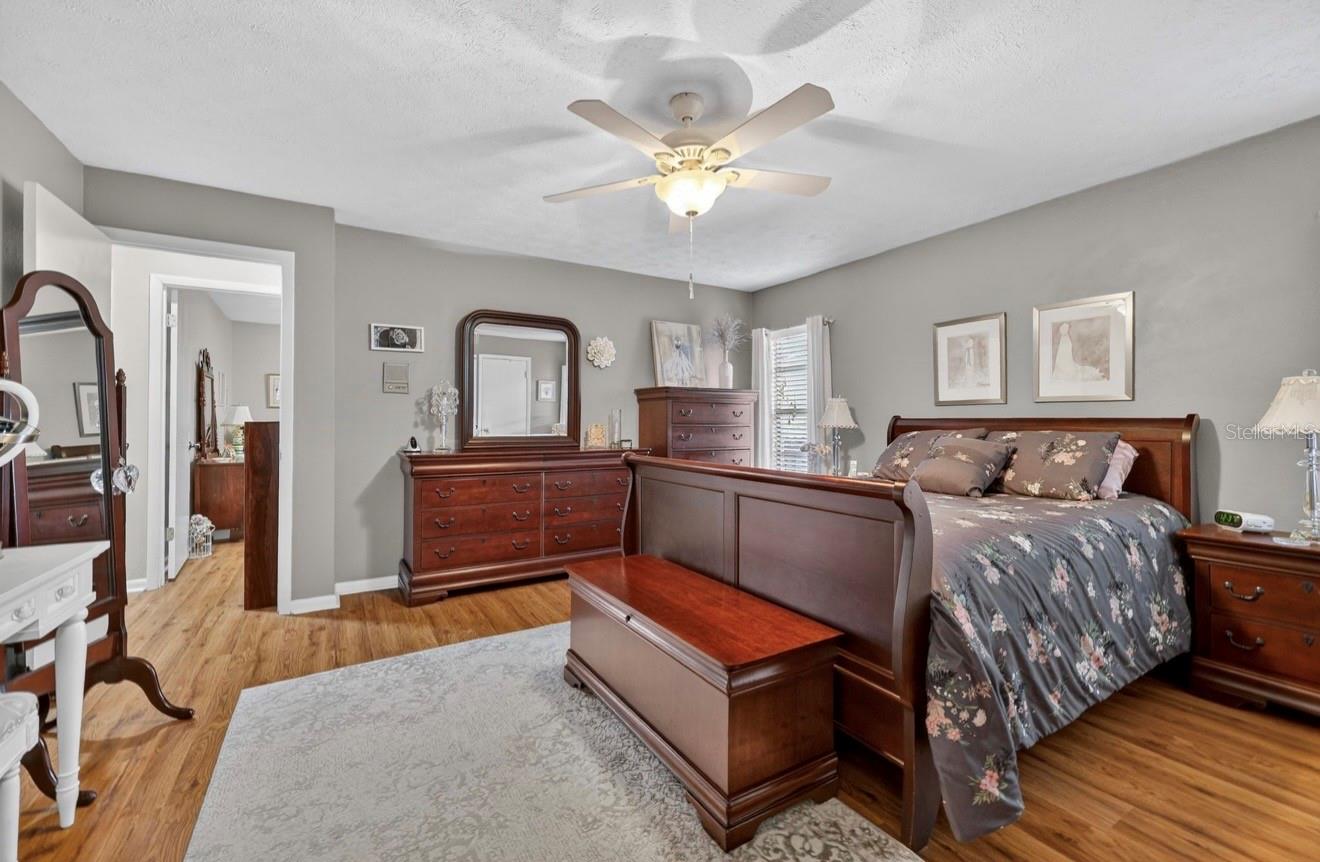 HOLIDAY HILLS - Residential