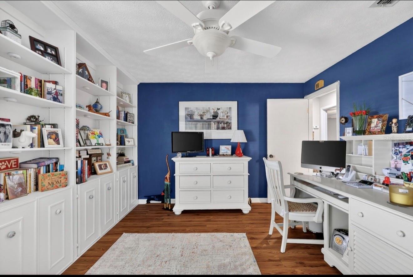 HOLIDAY HILLS - Residential