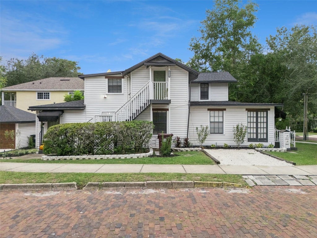 Photo of 1438 Catherine Street, Orlando, FL 32801 (MLS # O6449250)