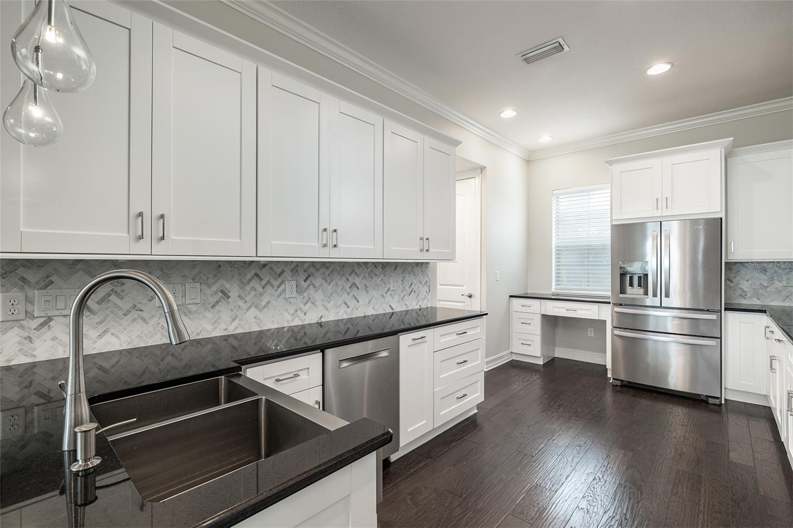 AUDUBON AVE TWNHMS - Residential Lease