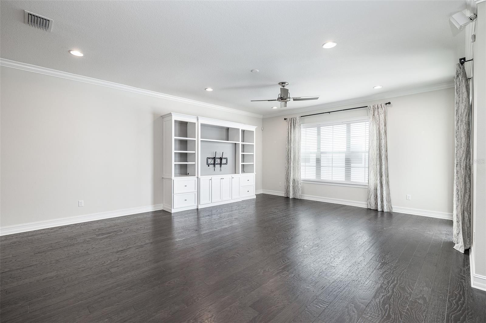 AUDUBON AVE TWNHMS - Residential Lease