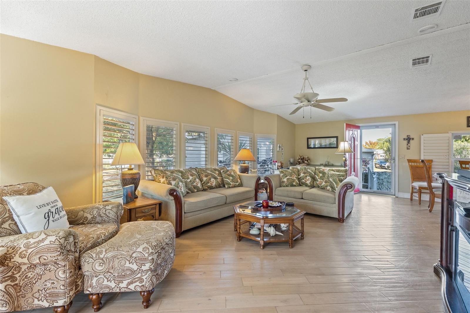 PINE LAKES COUNTRY CLUB PH 03 - Residential