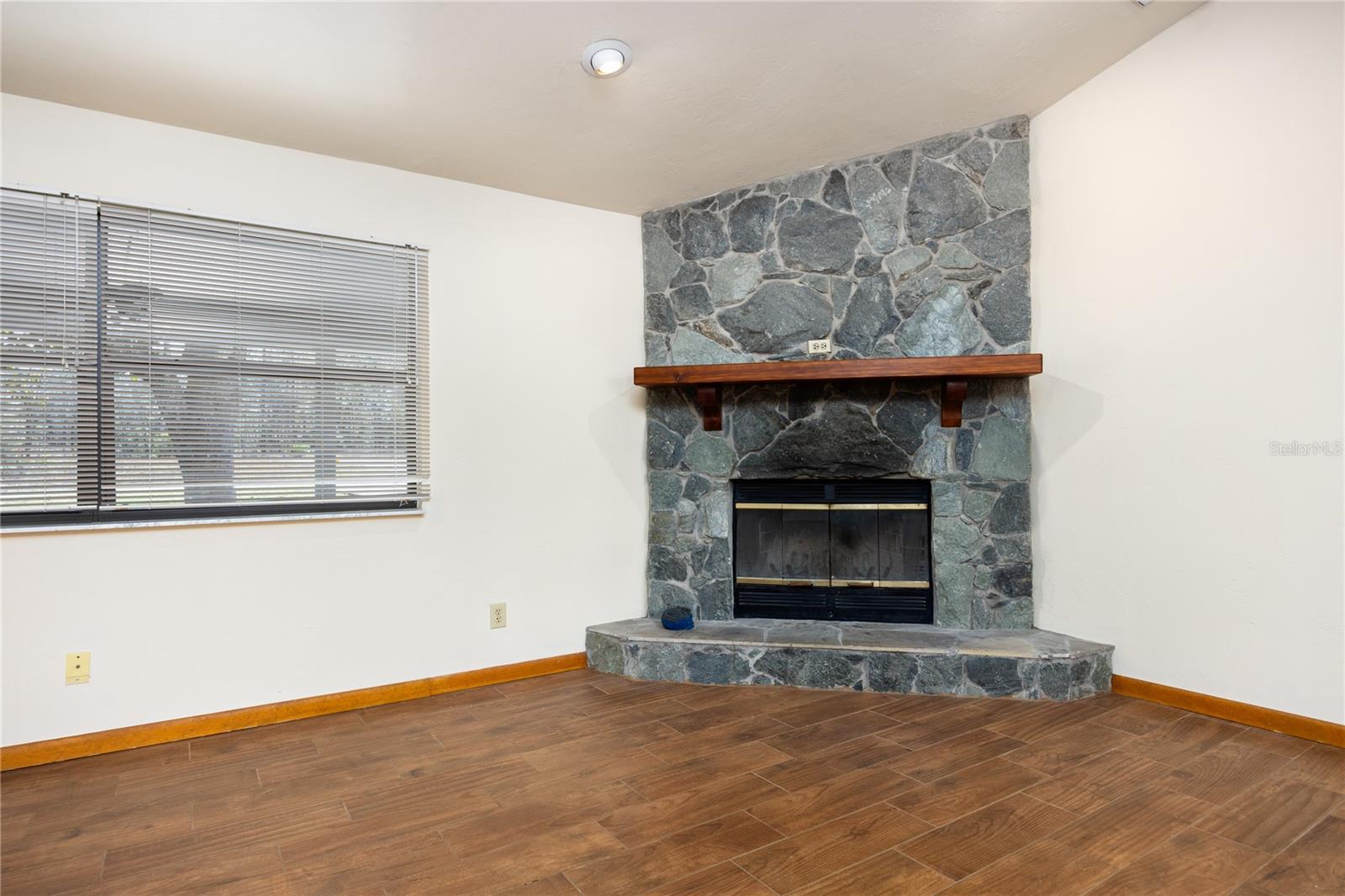 WILLISTON HIGHLANDS GOLF & COUNTRY CLUB ESTATES - Residential