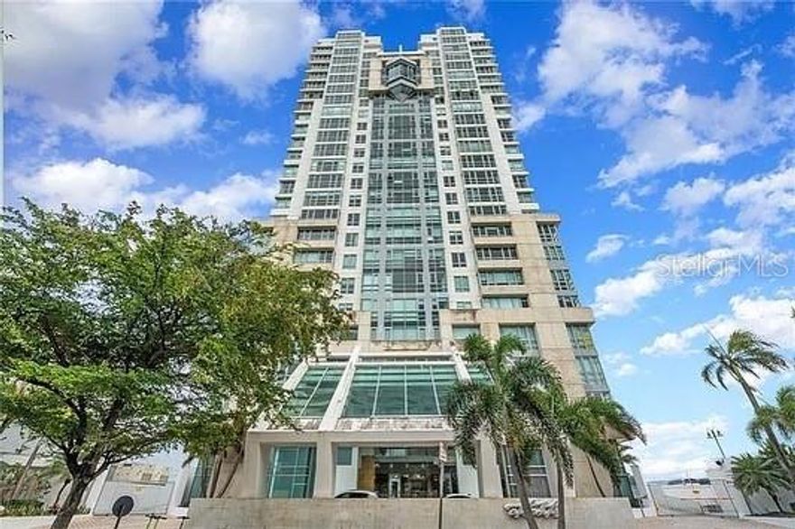 Fully furnished studio available for long-term rental at Atlantis. This modern residence features an open-concept layout with high ceilings, floor-to-ceiling windows, modern furnishings, a state-of-the-art kitchen, and beautiful views that create a bright and inviting living space.
Atlantis is one of the most sought-after condominium buildings in the San Juan-Condado area, known for its striking modern design, prime location, and excellent amenities, including 24-hour security with concierge service, a fully equipped fitness center, full-backup power generator, and water cistern.
Ideally located between Old San Juan and Condado, the building offers easy access to main highways, art galleries, top local restaurants, and one block to the beach. Contact us today to schedule a private showing.