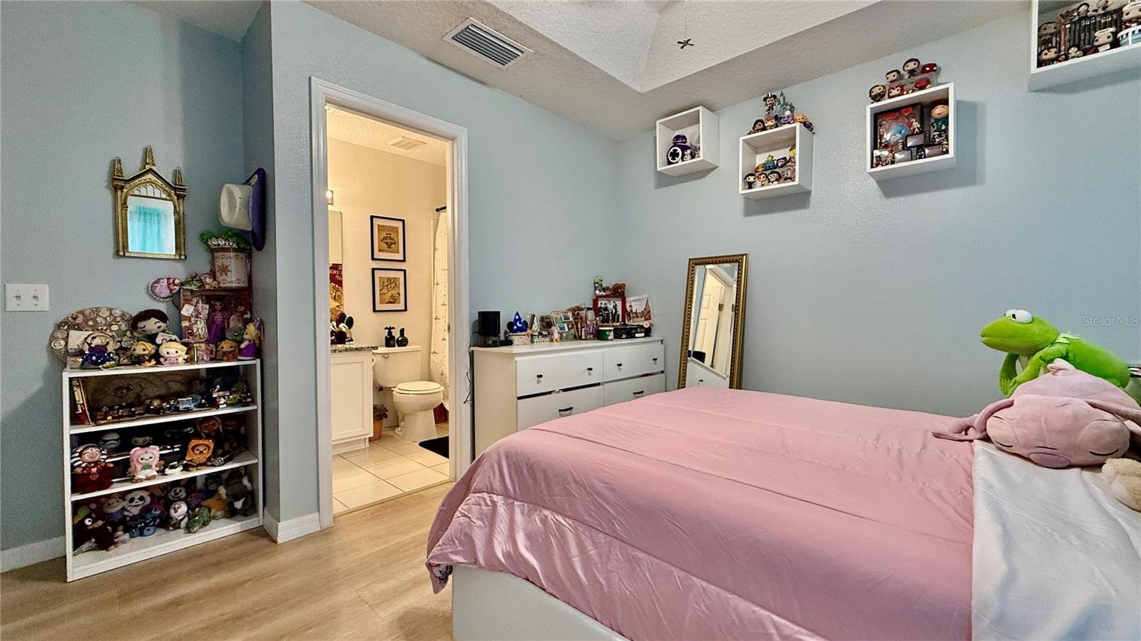 PARADISE CAY - Residential