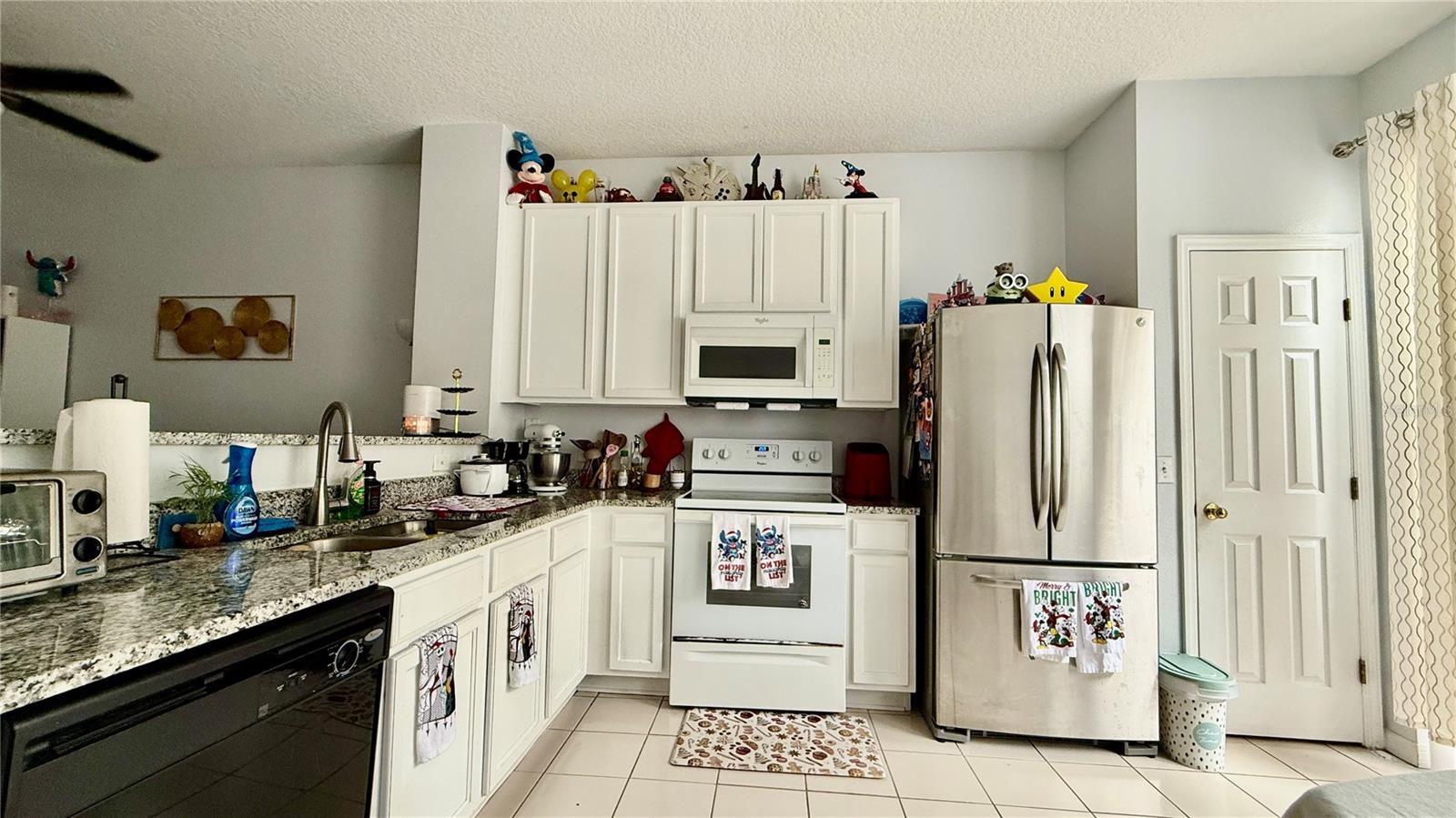 5300 PARADISE CAY CIRCLE