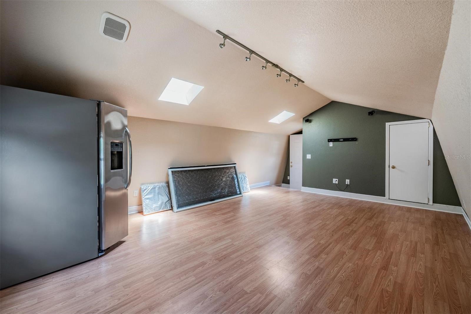 CAMELLIA COURT SUB - Residential