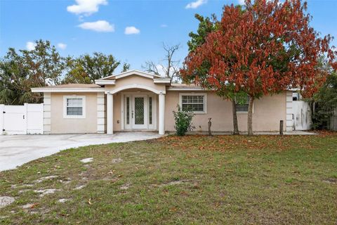 Photo of 3302 River Cove Drive, Tampa, FL 33614 (MLS # TB8485516)