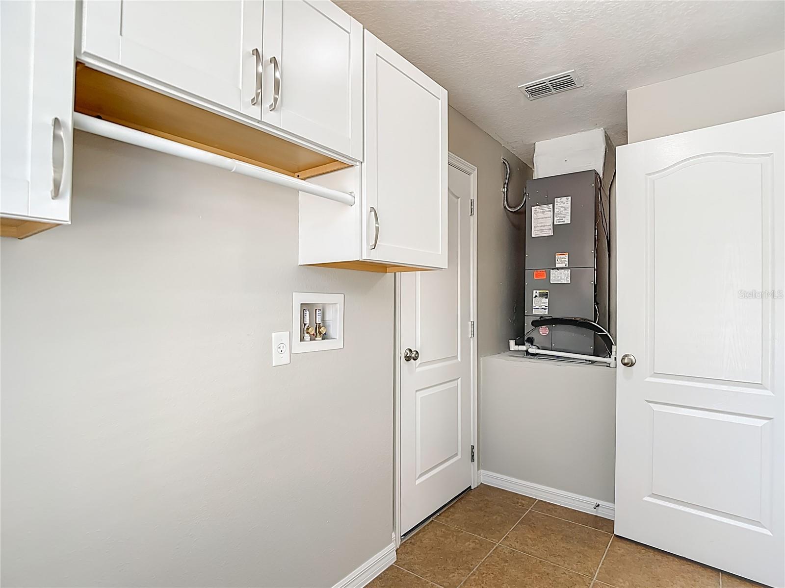 ABBEY GLEN I A-E - Residential