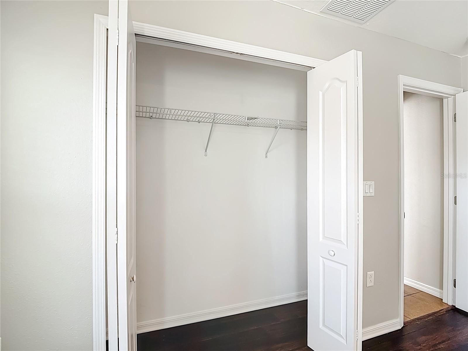 ABBEY GLEN I A-E - Residential