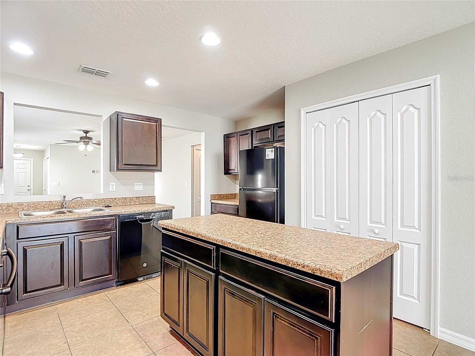 ABBEY GLEN I A-E - Residential