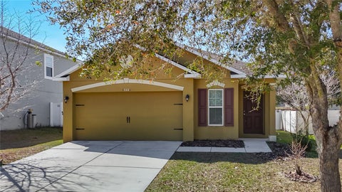 13221 Waterford Castle Drive, Dade City, FL 33525