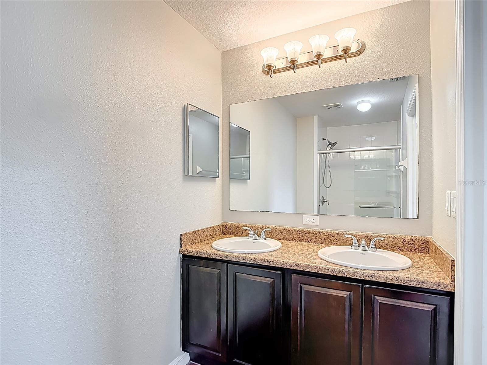 ABBEY GLEN I A-E - Residential