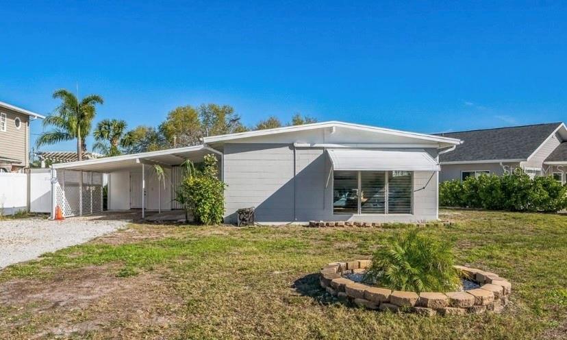 SUN-LIT SHORES - Residential