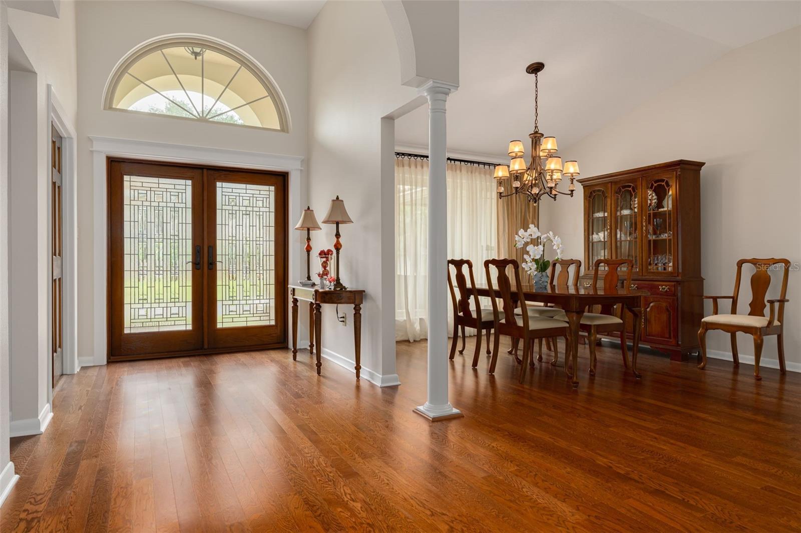 2715 COUNTRY WOODS LANE
