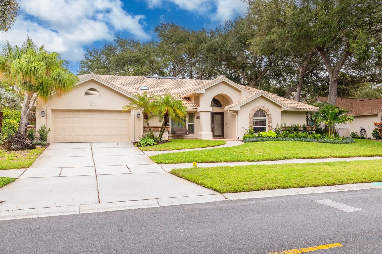 2715 COUNTRY WOODS LANE