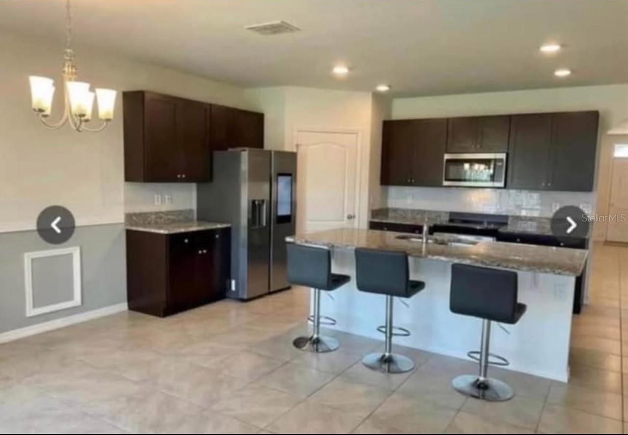 HUNTINGTON DOWNS - Residential