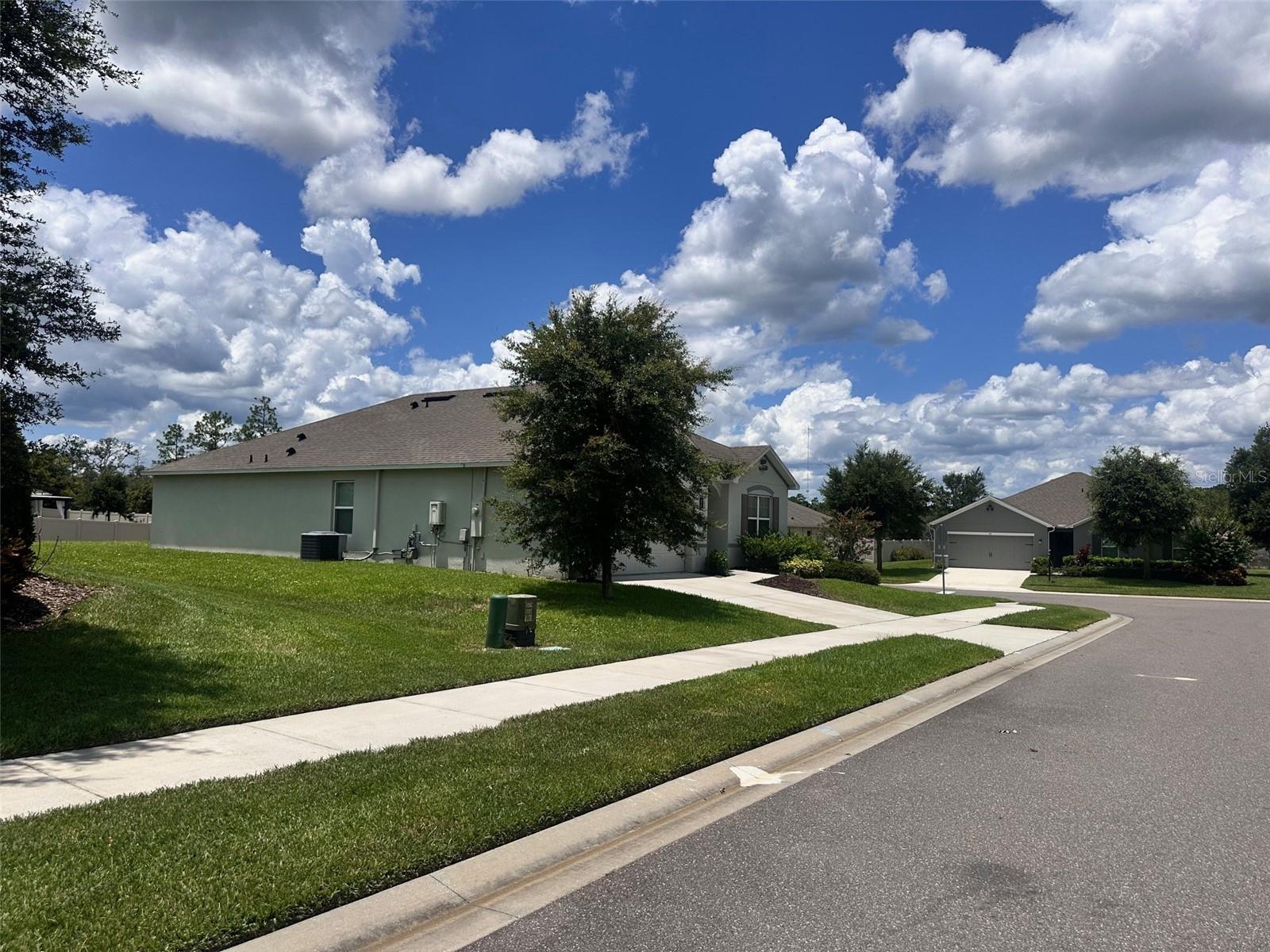 HUNTINGTON DOWNS - Residential