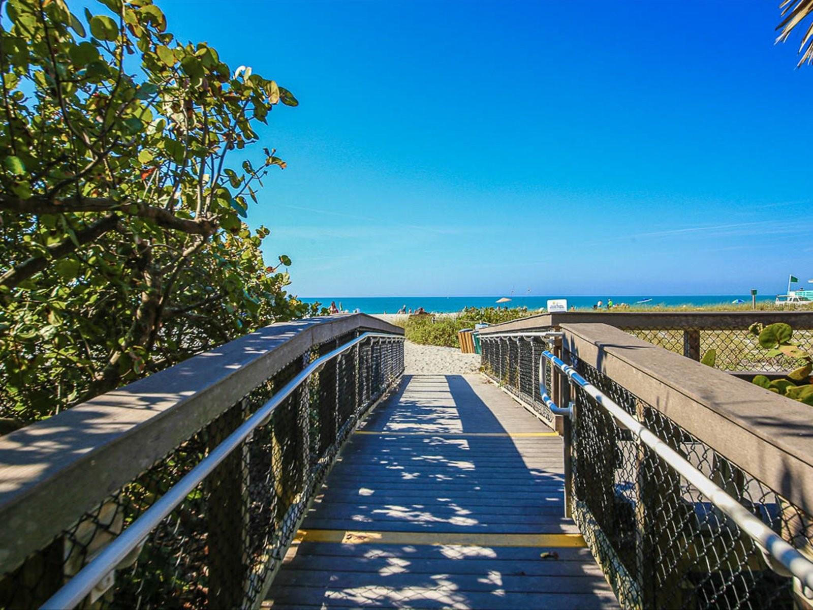 HOLIDAY APTS - Residential