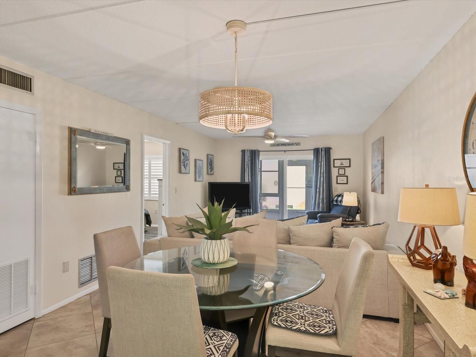 HOLIDAY APTS - Residential