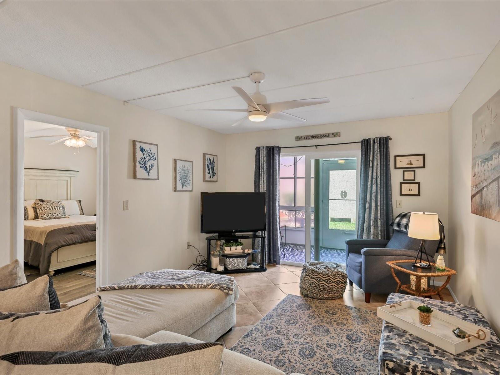 HOLIDAY APTS - Residential